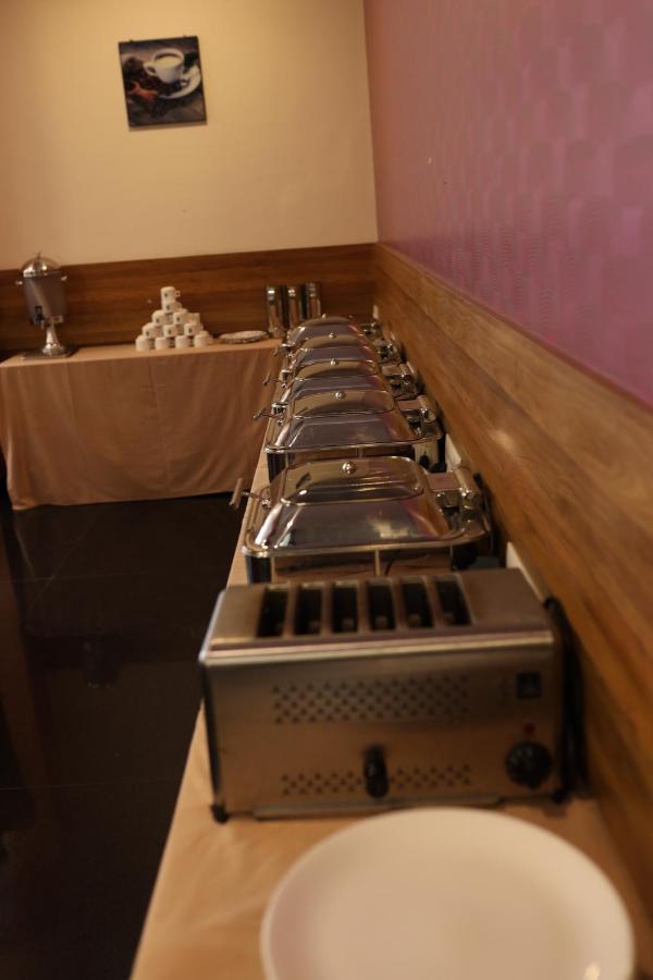 Npg Hotel Bangalore Just 10 Mins Drive From The Kempegowda International Airport Eksteriør bilde